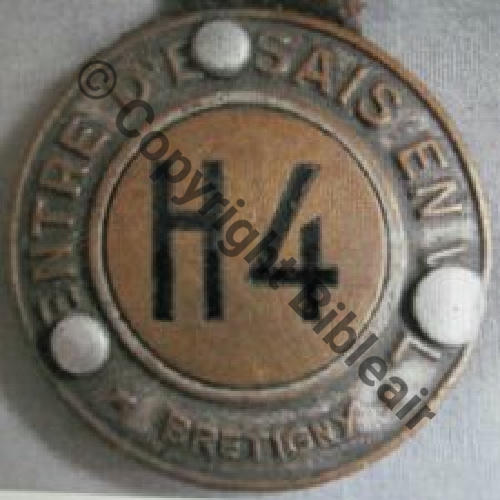 BRETIGNY NH CEV Badge H4 Couronne argentee  AB.P Serti 3Points sur Cuir Dos lisse No26 Grave main Src.labecade 18Eur01.13  