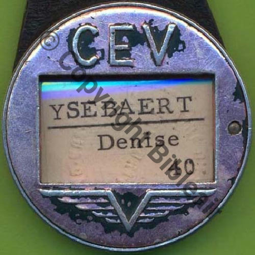 CEV BADGE ACCES et Porte nom Alu ROSE VIOLACE  SM Dos lisse Rivete au cuir 40mm  10Eur08.09