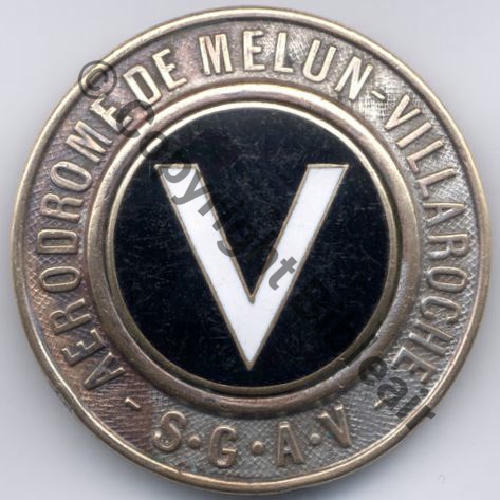 MELUN VILLAROCHE NH SGAV CEV Badge V NOIR  AB.P 2Anneaux Dos lisse Src.entame 37EurInv 