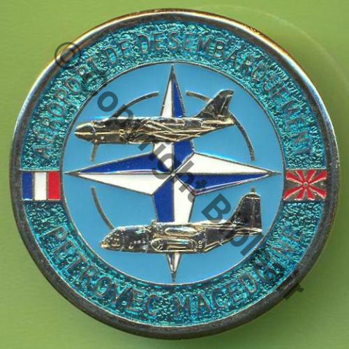 NH  BASE EMBARQUEMENT PETROVECH  SM 2Attach PINS Dos irreg Sc.Y.GENTY 