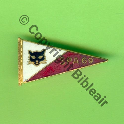 069  1940.46 A1109NH SPA.69 2e Drille GC.1.3 TETE CHAT FANION  A.AUGIS.LYON en creux1Lign 2Anneaux Dos lisse scintillant Src.Y.GENTY 48Eur01.20 
