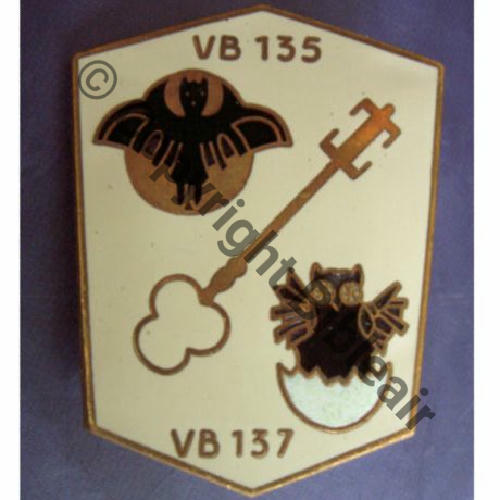 A1125 Esc TIR 1.200 LUBERON APT  SM Bol fenetre allonge Dos  lisse Src.ledemisolde 23Eur(x3) 