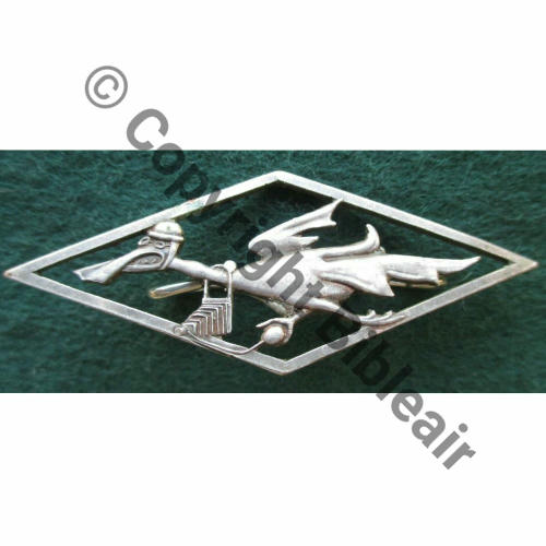 14.2.3  3eDRILLE GR.2.14  A.AUGIS LYON 1Lign +sur 2Lign decoupe angle Eping nourrice recente soudee etain Dos lisse irreg Src.depoque 907Eur04.21 