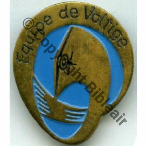 A1024 1973+ EQUIPE DE VOLTIGE  AA  SALON   SM Eping nourrice soudee etain ex porte clefs Dos irreg 10Eur12.06 