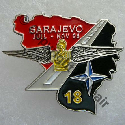 NH  BOSNIE 18eDet SARAJEVO SFOR 25e RGA 07.98 11.98  RELIEF PEINT PARIS INSIGNE Attac PINS Quadrille fin No58 Src.B.RIGODANZO 15EurInv 