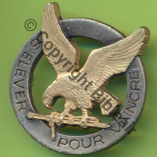 A0973 ESCADRON ELEVES SS.OFF GE.318 NIMES  DrP 2Porte.Anneaux Dos irreg scintillant Sc.Y.GENTY 