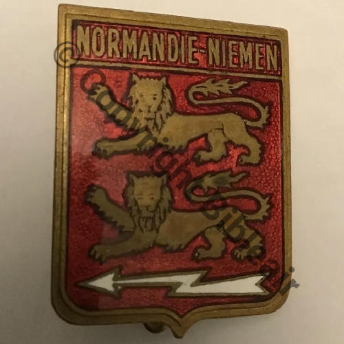 A1047 1947.62 A1047NH GC.2.6 NORMANDIE NIEMEN  COURTOIS SM Bol octog pastille COURTOIS PARIS Dos lisse Cadre Ecu arrondi Src.kirschfou 82Eur11.24 