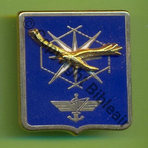 A1322 DIRECTION CIRCULATION AERIENNE MILITAIRE TAVERNY  AB.P Griffes et butees Dos lisse scintillant 15Eur(x3)
