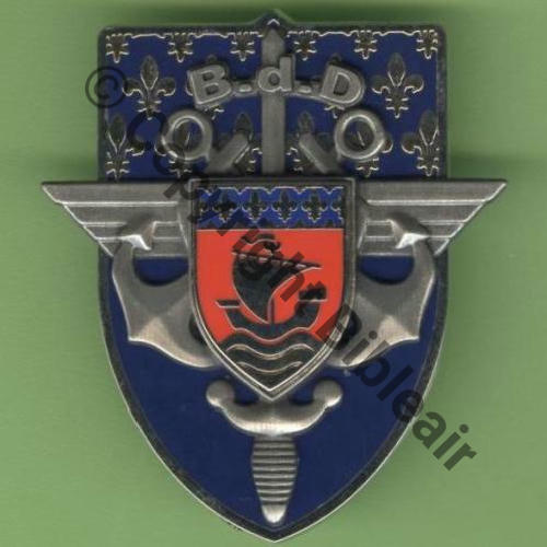 G5174 BDD PARIS ECOLE MILITAIRE  AB 2Attaches PINS Dos scintillant Src.Y.GENTY 17Eur(x3)