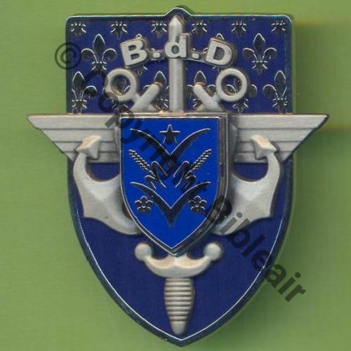 G5177 BDD VILLACOUBLAY  AB 2Attaches PINS Dos scintillant Src.Y.GENTY 17Eur(x3)