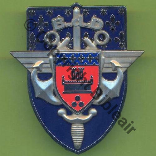 G5178 BDD VINCENNES  AB 2Attaches PINS Dos scintillant Src.Y.GENTY 15Eur(x2)