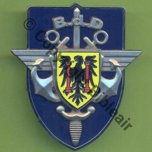G5184 BDD BESANCON  AB 2Attaches PINS Dos scintillant Src.Y.GENTY 8Eur(x4)