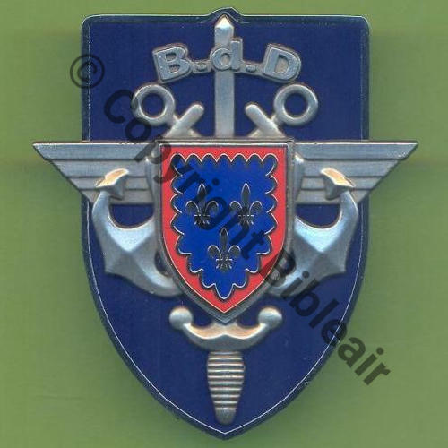 G5186 BDD BOURGES AVORD  AB 2Attaches PINS Dos scintillant Src.Y.GENTY 16Eur(x3)