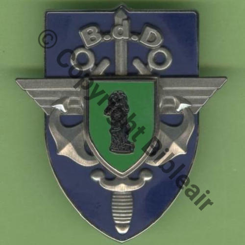 G5187 BDD BRIVE  BOUSSEMART 2015 2Attaches PINS Dos scintillant Src.Y.GENTY 24Eur(x2)