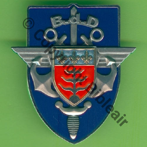 G5209 BDD MONTAUBAN TRANSLUCIDE  AB 2Attaches PINS Dos scintillant  Src.Y.GENTY 15Eur05.19 