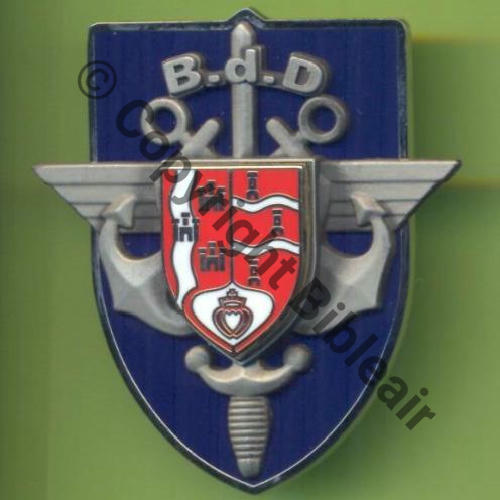 G5217 BDD POITIERS SAINT MAIXENT  AB 2Attaches PINS Dos scintillant Src.Y.GENTY 12Eur03.15 (2)