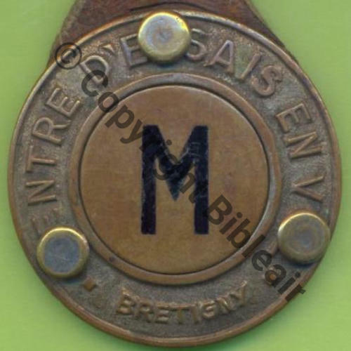 BRETIGNY NH CEV Badge M Couronne argentee  AB.P Serti 3Points sur Cuir Dos lisse Src.Y.GENTY 12Eur07.13  