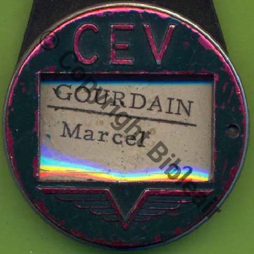 CEV BADGE ACCES et Porte nom Alu NOIR et ROUGE  SM Dos lisse Rivete au cuir 40mm 10Eur08.09