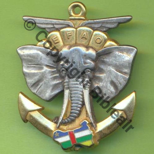 CENTRAFRIQUE  NH OPE EFAO Type.4  petites lettres defenses Blanches  FRAISSE 2Porte.epingle Dos irreg feuillage Sc.Y.GENTY 