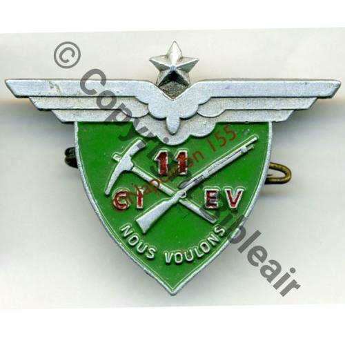 CAMP AVIAT STE LIVRADE SUR LOT 11e Cie Eng Vol Bat def passive promo EA.43 de 05.43 a 01.44  et El Pil de 45 a 47  A.AUGIS 1Ligne Griffes Dos granuleux Alu peint Sc.STELLA 52Eur(x2) 
