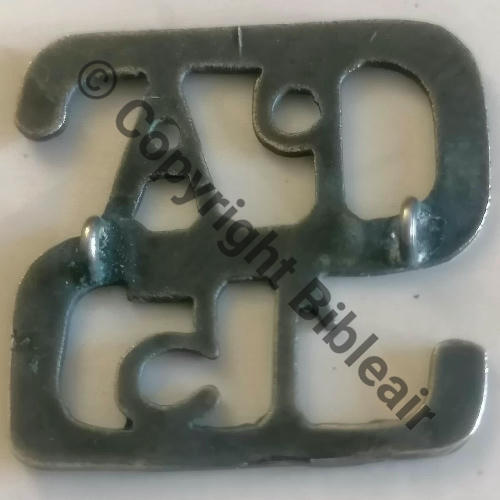 015  1917+ SPA.15 Titre d.epaule converti en insigne... 2Anneaux dos lisse irreg 29x29mm Src.sovietmilitaryshop 221Eur07.26 