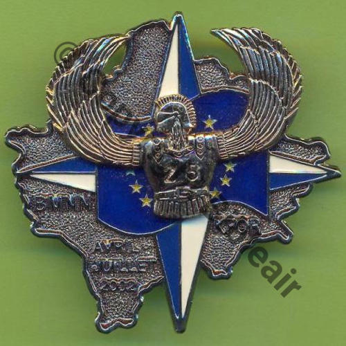 NH  BATGEN KOSOVO  25 Rgt Genie Air BMNN KFOR AVRIL JUILLET 2002  Dos irreg scintillant Attache PINS Src.Y.GENTY 15Eur(x2) 