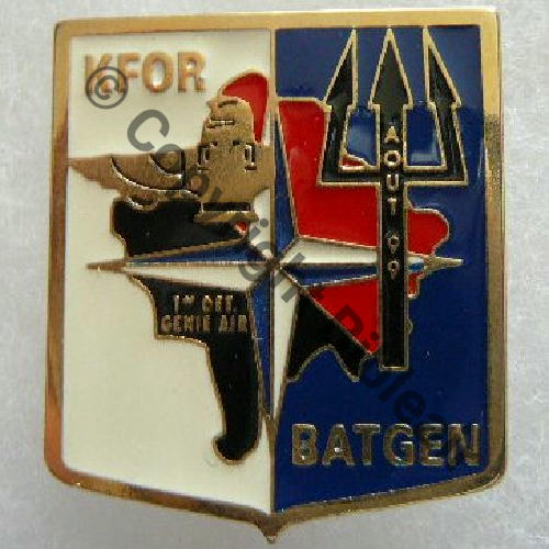 NH  BATGEN KOSOVO KFOR &eDet 25e RGA Aout 99 SM BLEU FONCE RESINE 2Attach PINS Dos lisse Sans No Src.B.RIGODANZO 16Eur09.13 