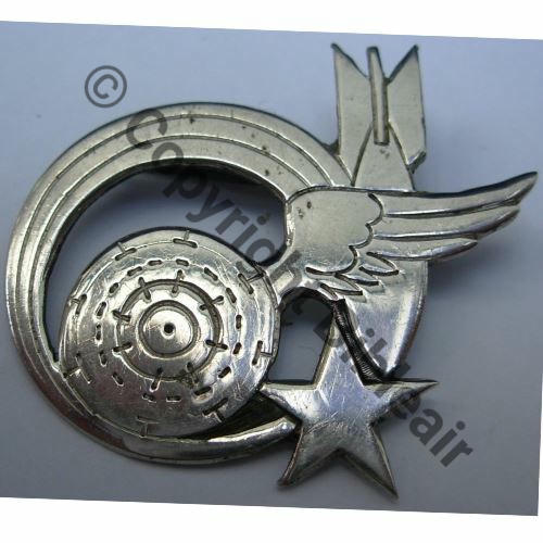 BOMBARDEMENT  ETRANGER... Dos lisse irreg Eping soudee Src.tresbontoiprendre 81Eur06.16 