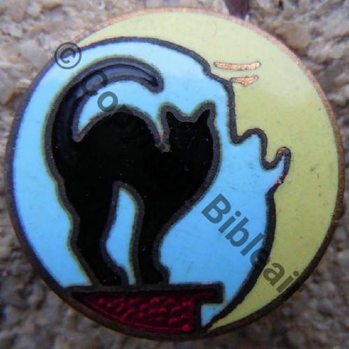 BOUTONNIERE LUNE CHAT PUB CABARET LE CHAT NOIR Identif PGOUT  AUGIS SM Bol pastille A.AUGIS LYON  Dos lisse irreg Src.clemchacha 44Eur02.18 