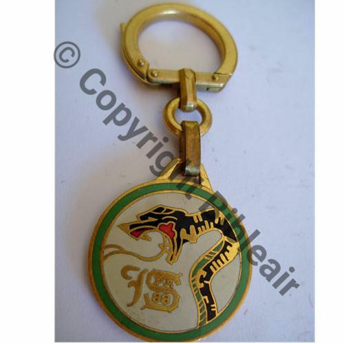 PORTE CLEF SPA.88 souvent bricole en insigne FAUX Src.jurat55 26Eur03.16 