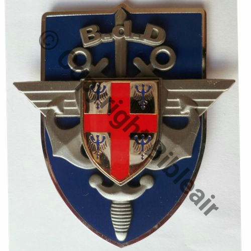 G5210 BDD MONTLHERY  AB 2Attaches PINS Dos scintillant Src.france.militaria 20Eur(x3)