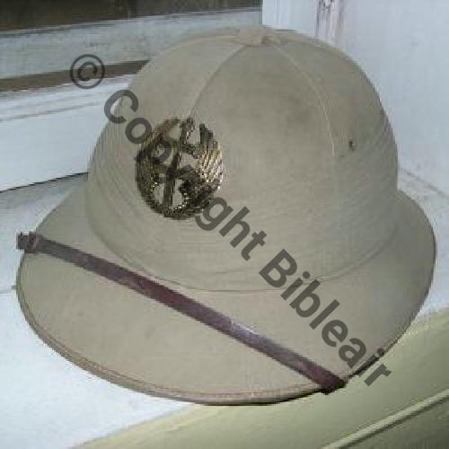 CASQUE COLONIAL INSIGNE FAFL  Sc.gustou29  212Eur09.07