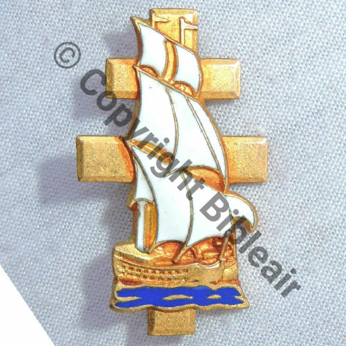 CROIX  FREGATE CROIX LORRAINE 1945.61  AUGIS Poincon AA LYON  Bol fenetre allonge grave AUGIS LYON Srcdepotdesequipages 29EurInv