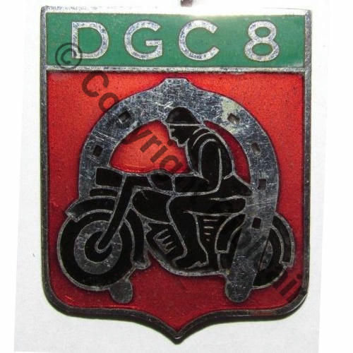 DGC.8  DEPOT GUERRE CAVALERIE ESTAFETTES ROUGE  SM Bol fenetre tronque Eping nourrice Dos lisse  Src.carlhenr PV150Eur 