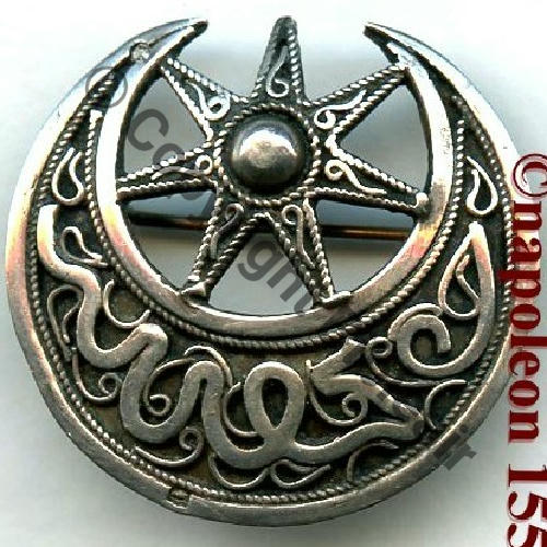 ESCADRON ALAOUITE LEVANT Type 2  Fab LOC ARGENT Eping bascule Dos lisse brillant 35x33mm Src.STELLA 48Eur06.12 