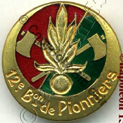 BP  12eBat PIONNIERS  DrPBER Dep Bol fenetre non origine.. Dos lisse irreg