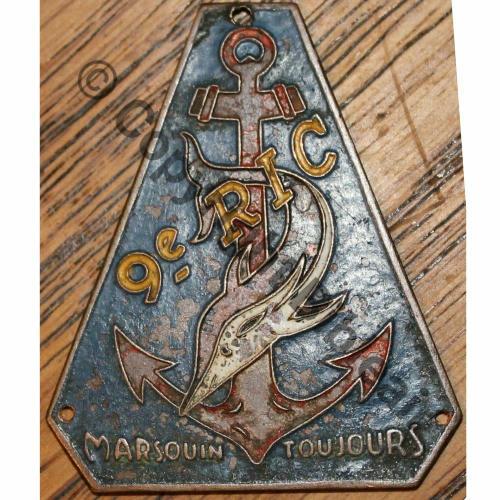 RIC  9eRgt INFANTERIE COLONIALE  Fab MAUKHIEM a coudre Dos irreg Metal peint Src.eldi.fr 498EurInv 